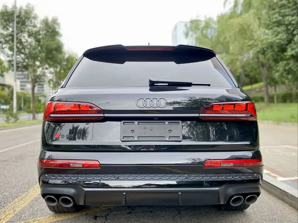 Audi SQ7 — фото 4