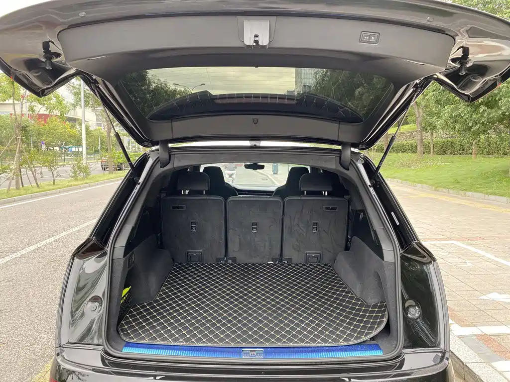 Audi SQ7 — фото 7