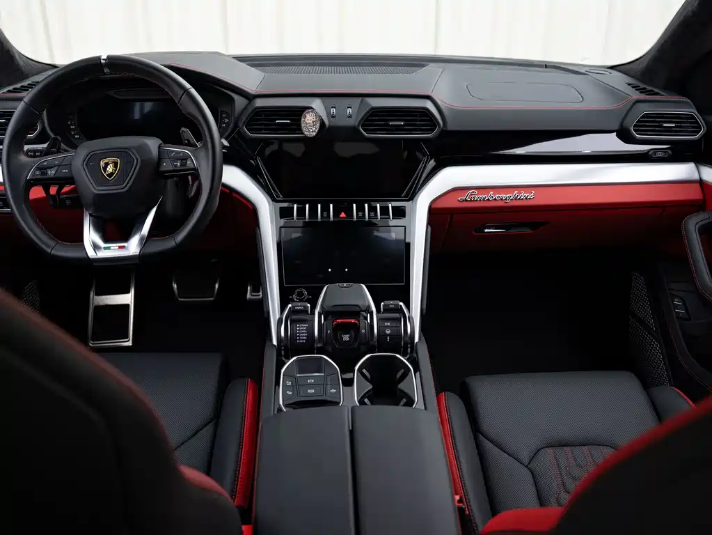 Lamborghini Urus — фото 18