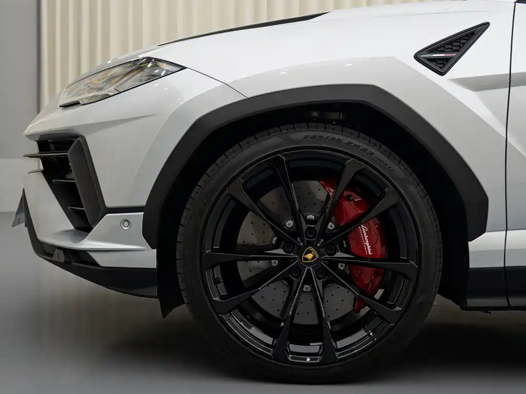 Lamborghini Urus — фото 3