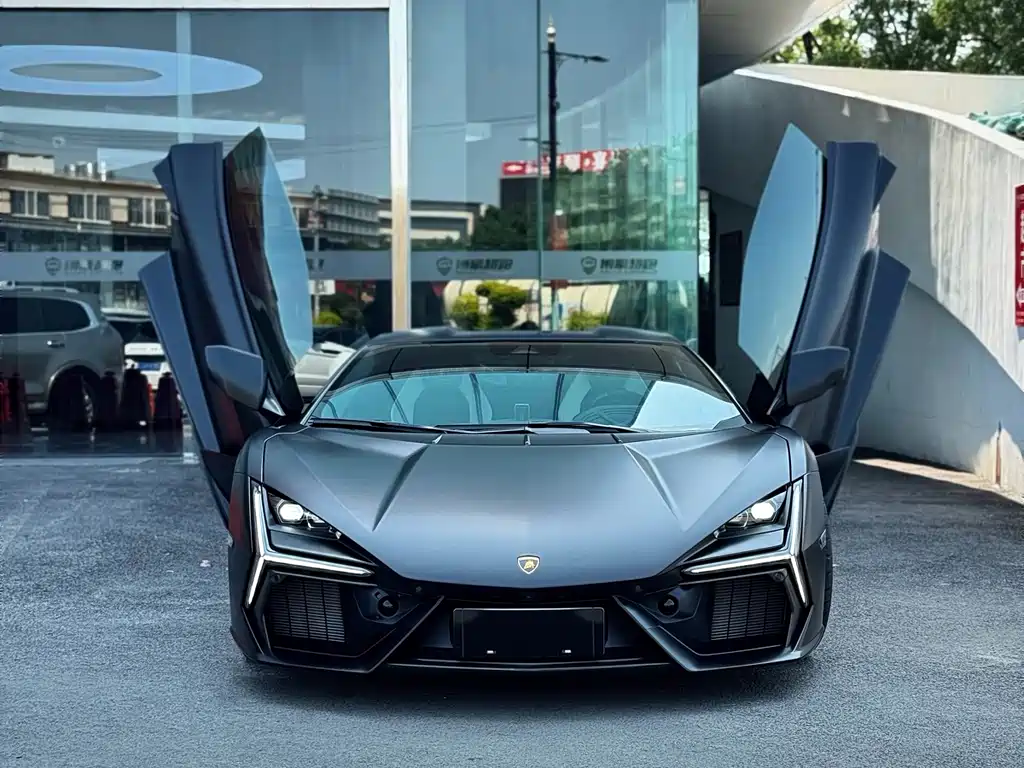 Lamborghini Revuelto — фото 5
