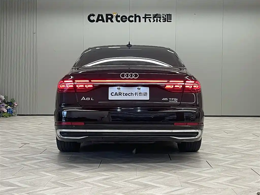 Audi A8 — фото 6