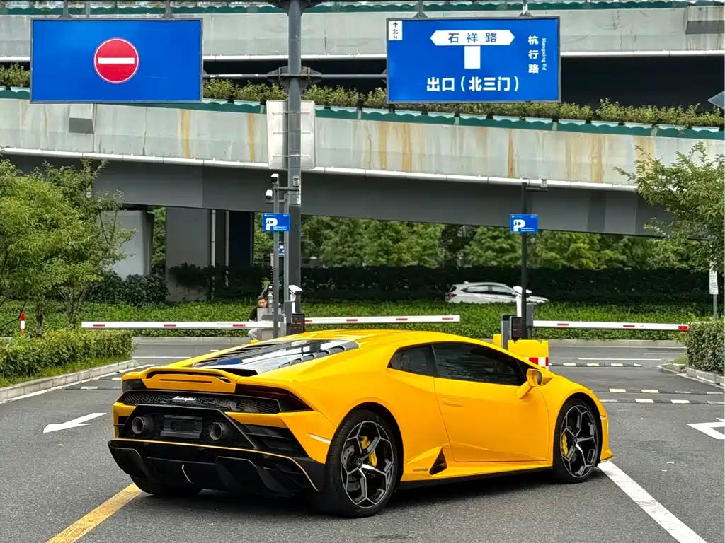 Lamborghini Huracán — фото 7