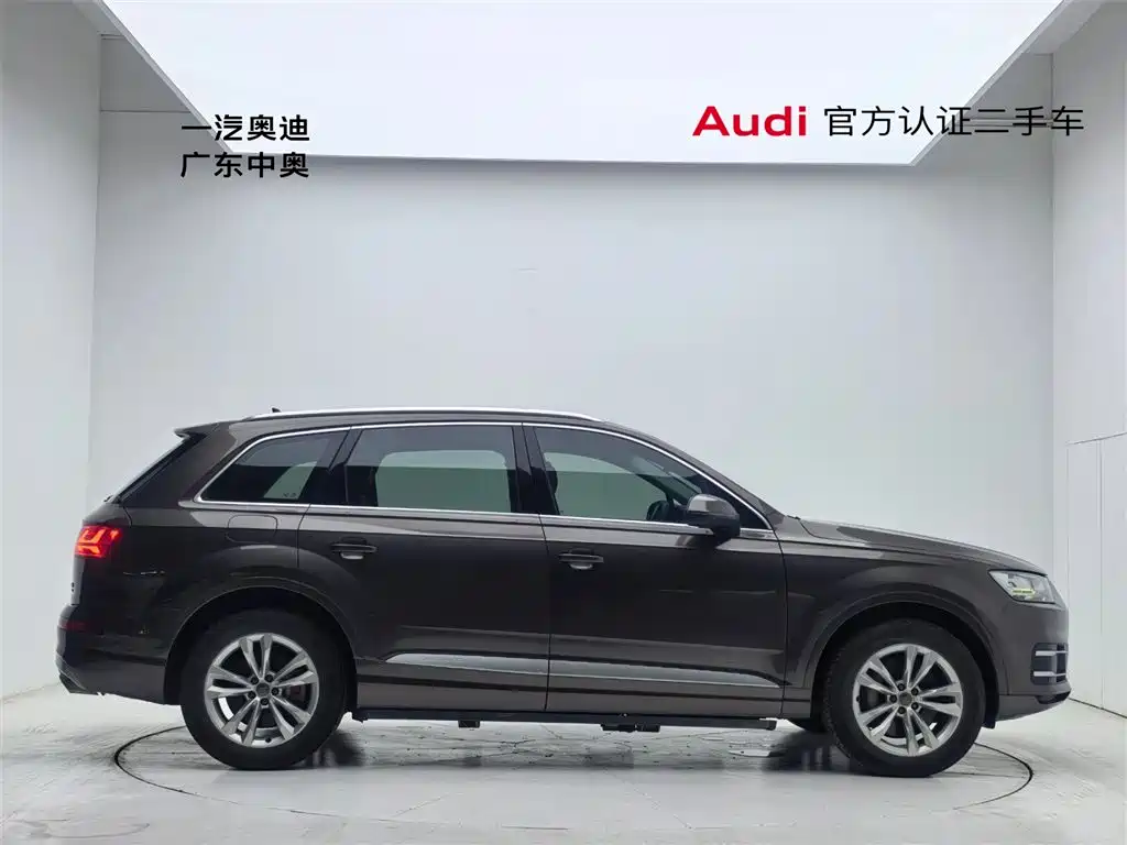 Audi Q7 — фото 3