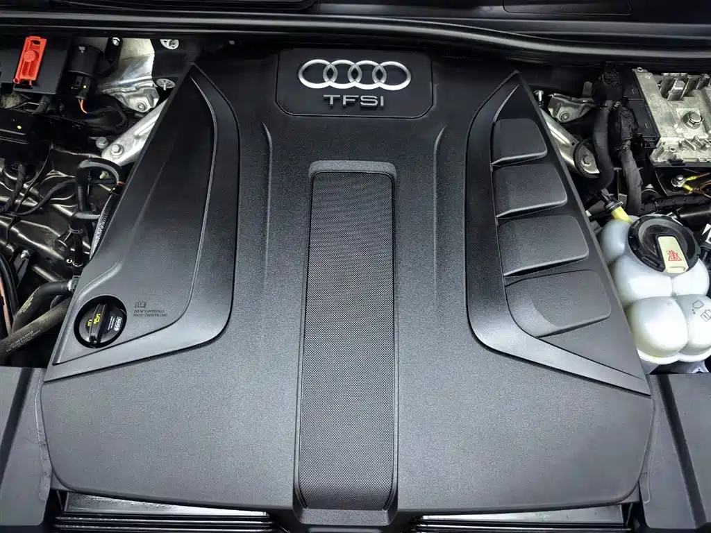 Audi Q7 — фото 23