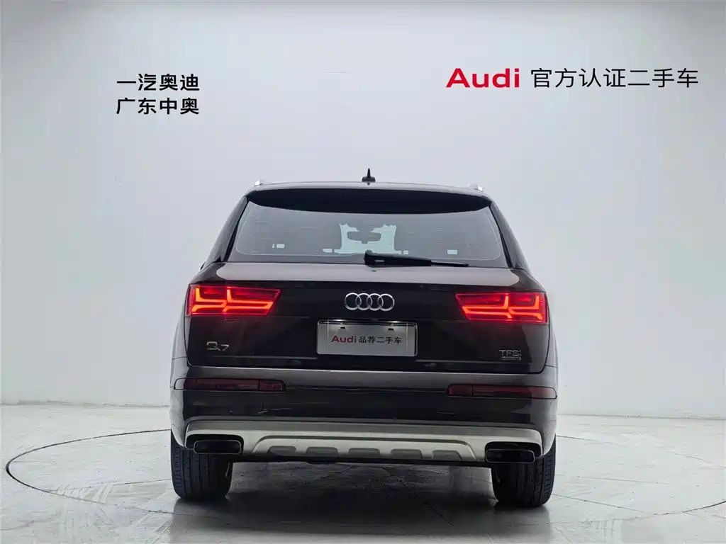 Audi Q7 — фото 5