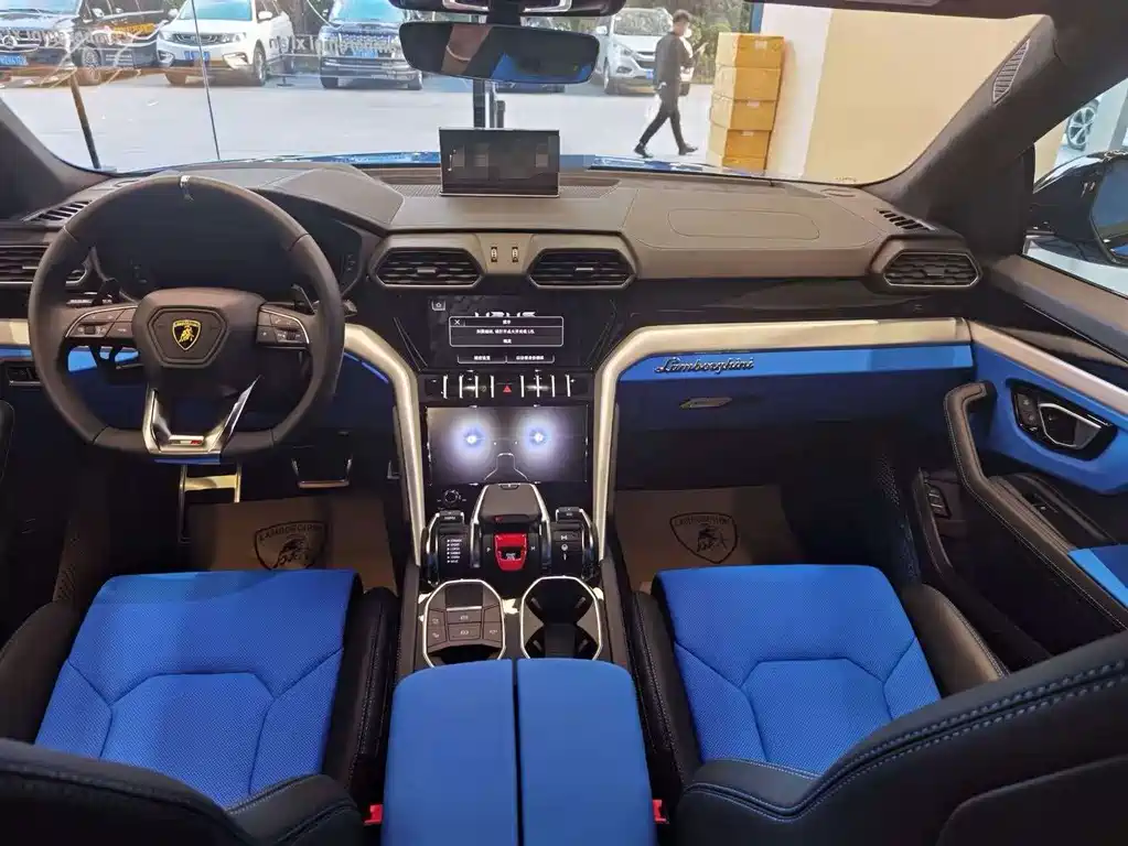 Lamborghini Urus — фото 2