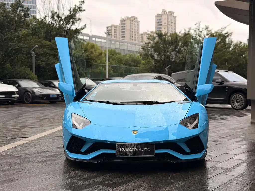 Lamborghini Aventador — фото 2