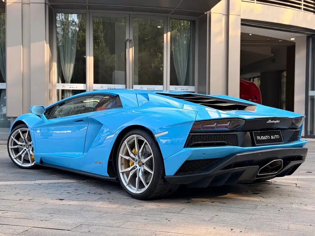 Lamborghini Aventador — фото 21