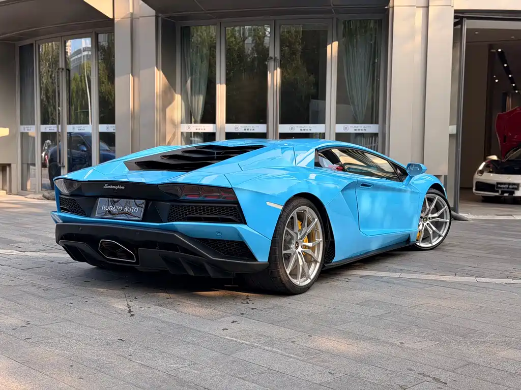 Lamborghini Aventador — фото 22