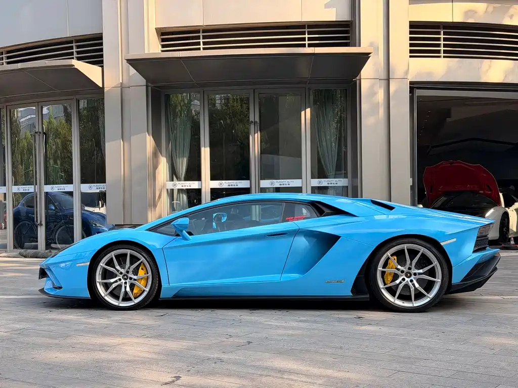 Lamborghini Aventador — фото 23