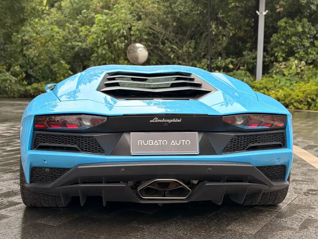 Lamborghini Aventador — фото 6
