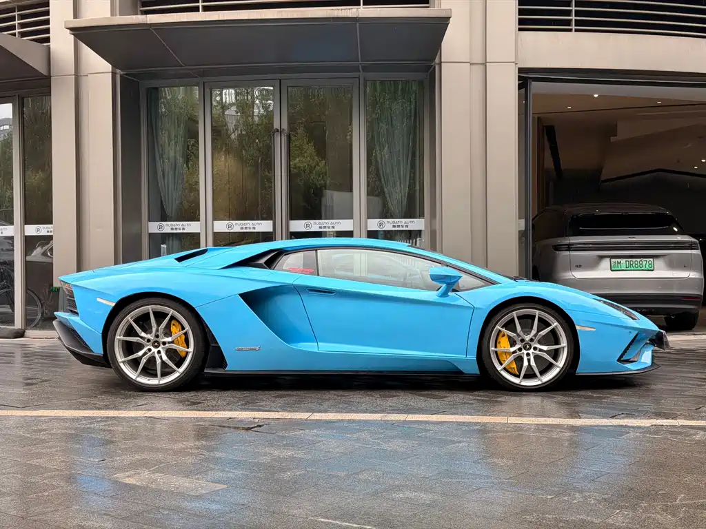 Lamborghini Aventador — фото 7