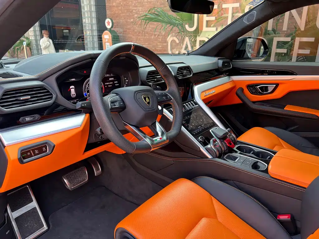 Lamborghini Urus — фото 7
