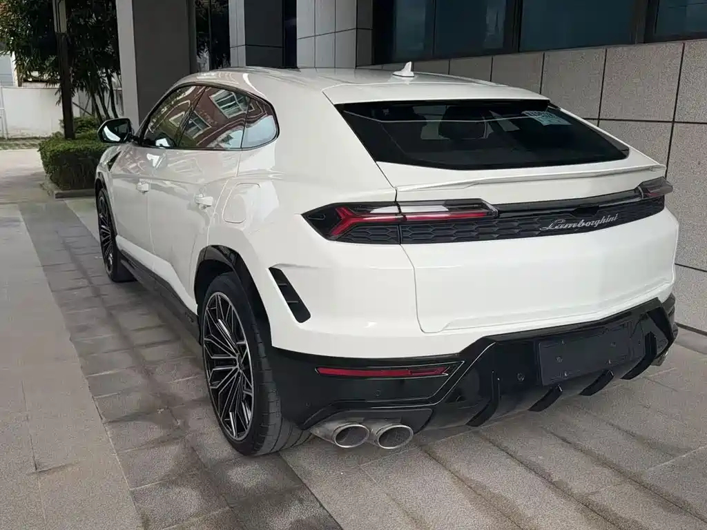 Lamborghini Urus SE — фото 6