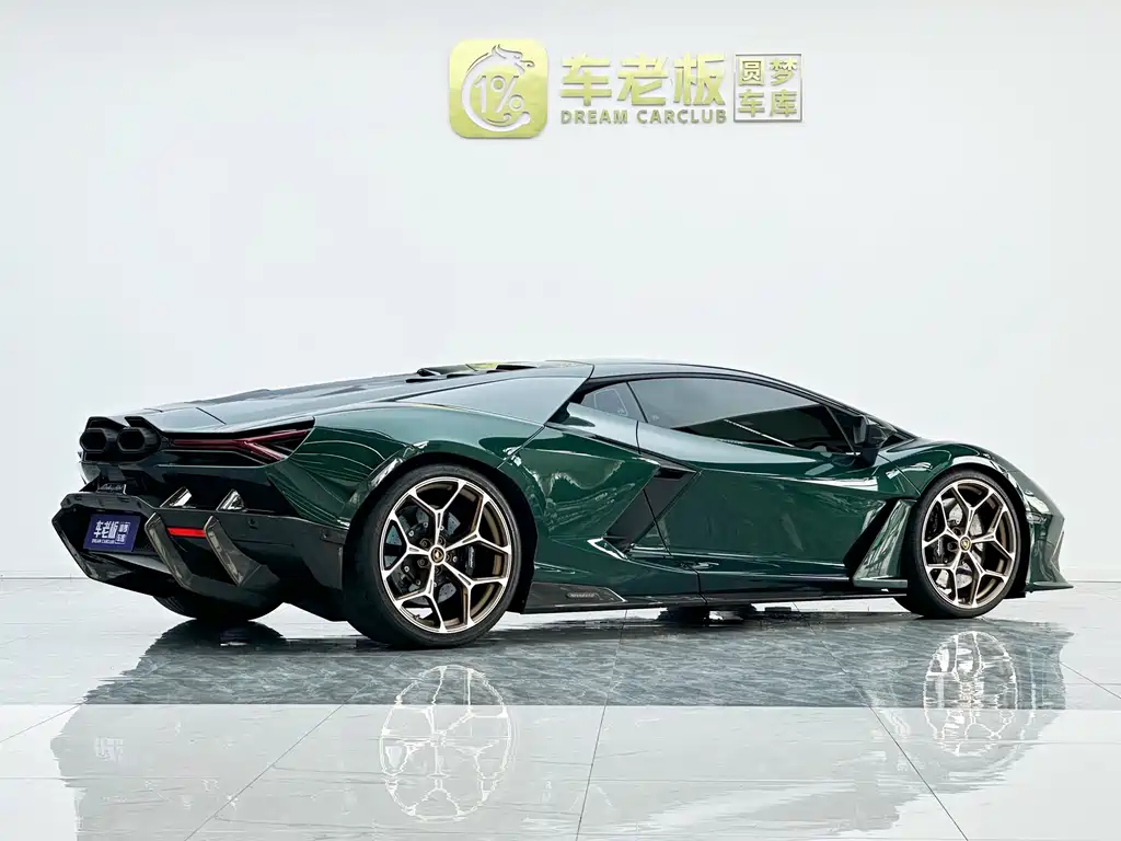 Lamborghini Revuelto — фото 9