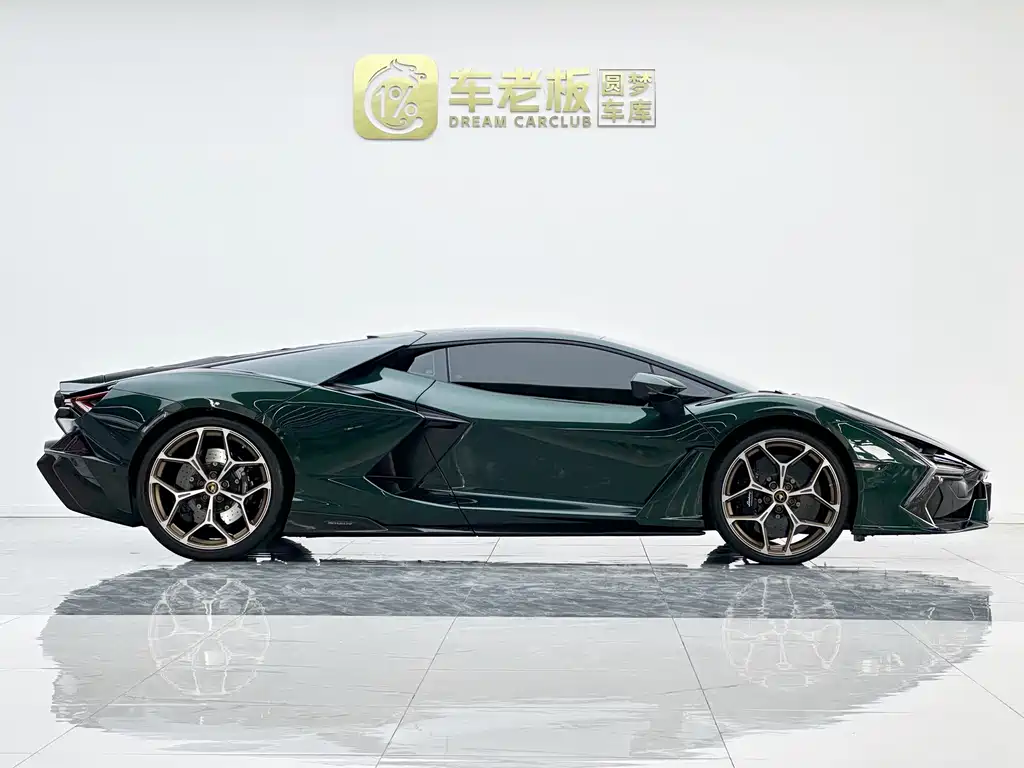 Lamborghini Revuelto — фото 10