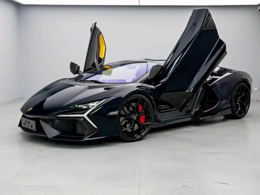 Lamborghini Revuelto — фото 3