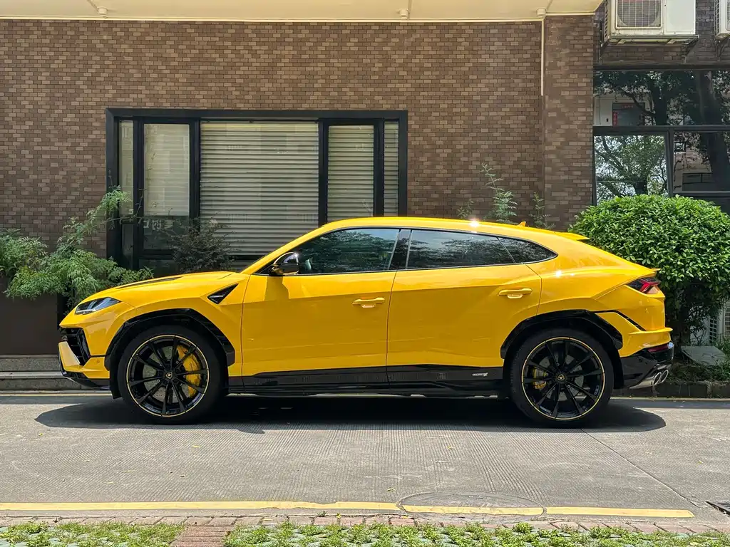 Lamborghini Urus — фото 3