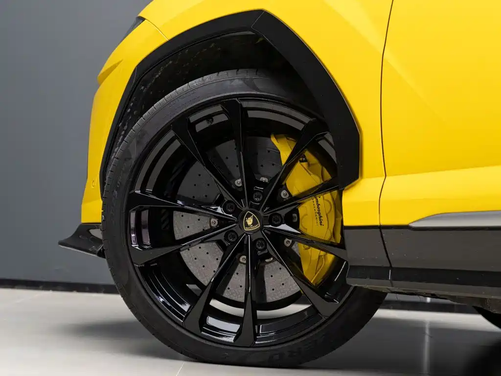 Lamborghini Urus — фото 6