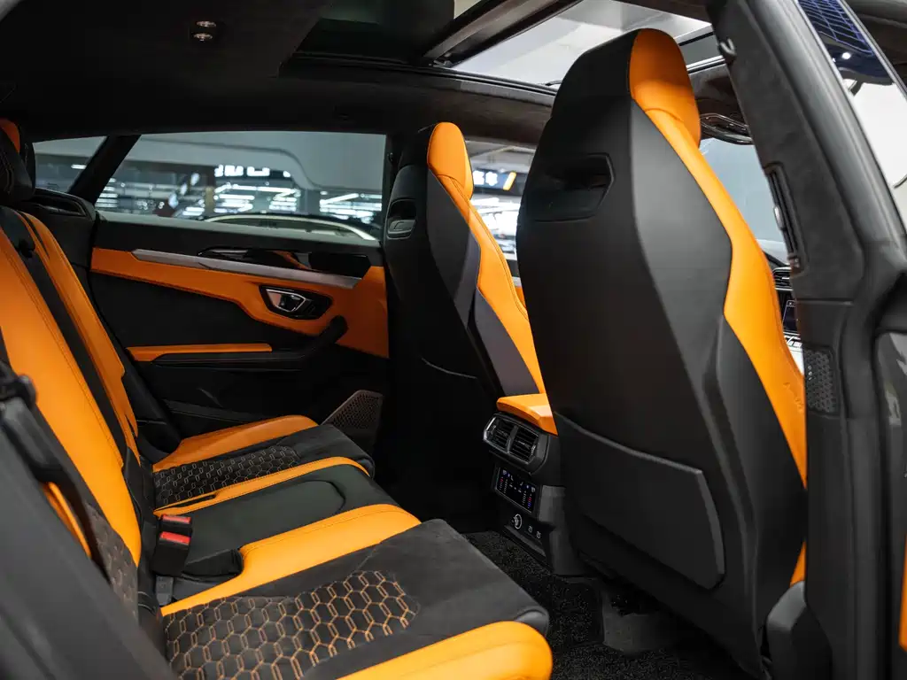 Lamborghini Urus — фото 11