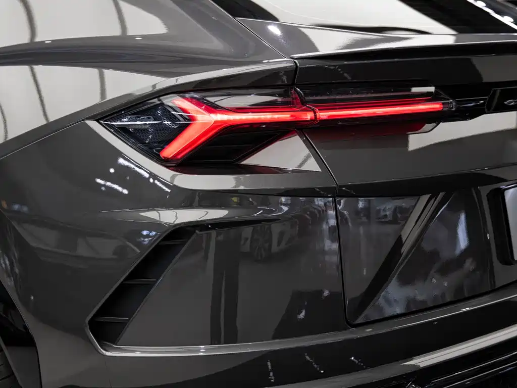 Lamborghini Urus — фото 14
