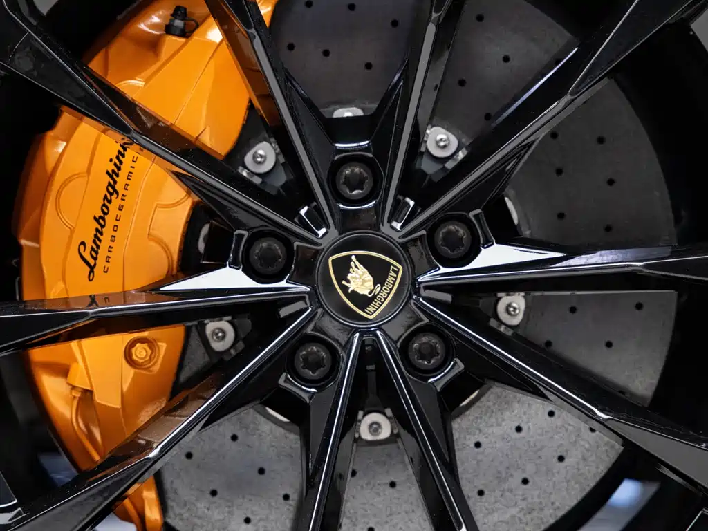 Lamborghini Urus — фото 15