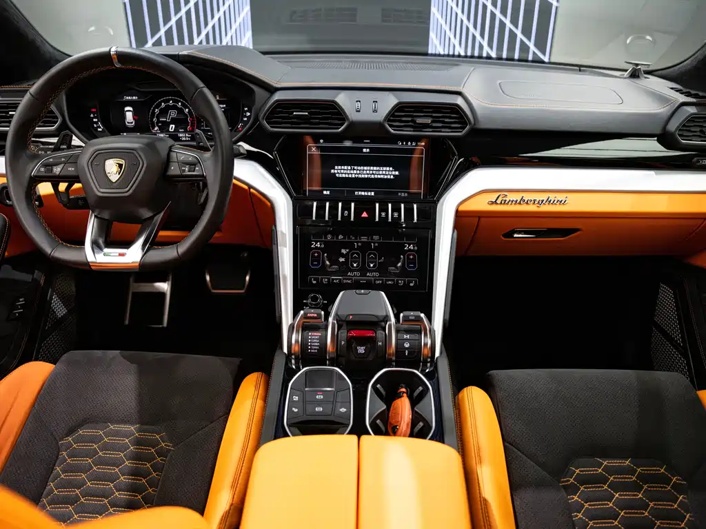 Lamborghini Urus — фото 6
