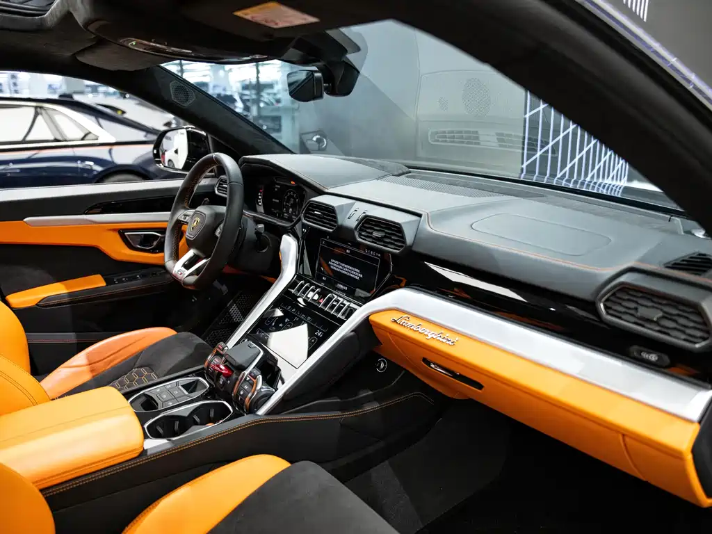 Lamborghini Urus — фото 7