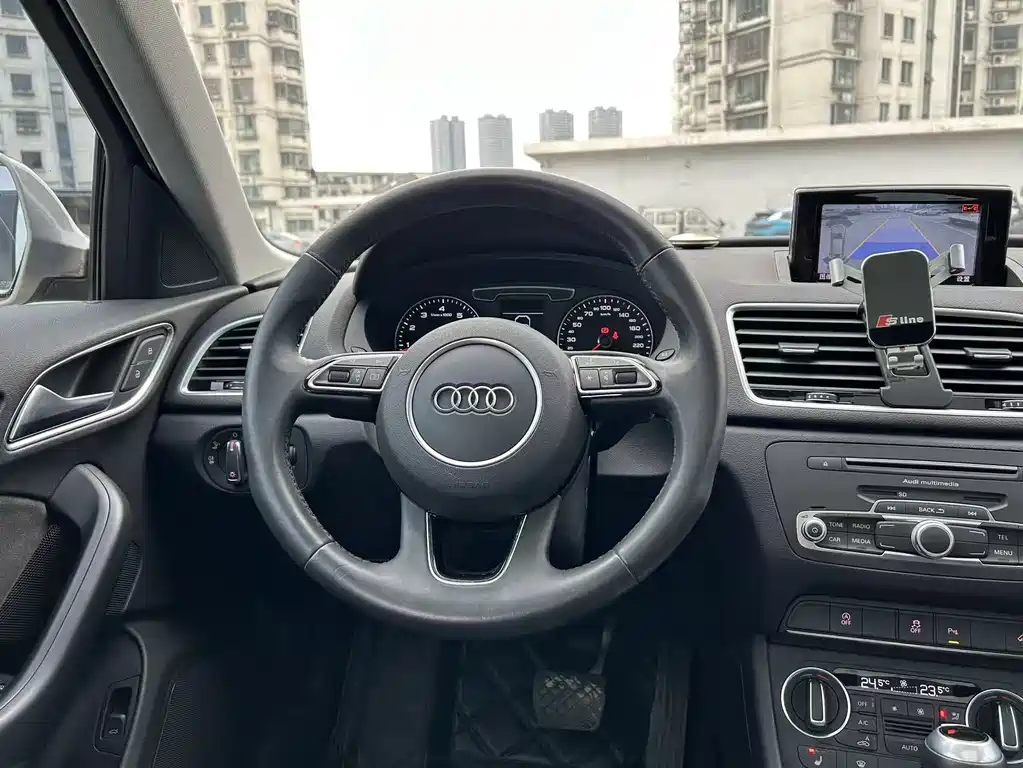 Audi Q3 — фото 15