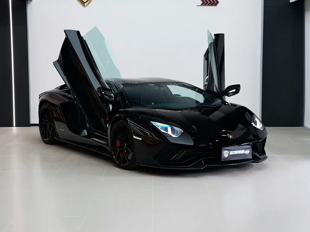Lamborghini Aventador — фото 2