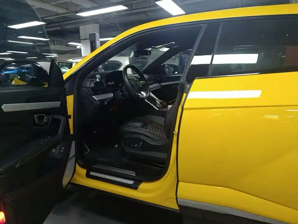 Lamborghini Urus — фото 2