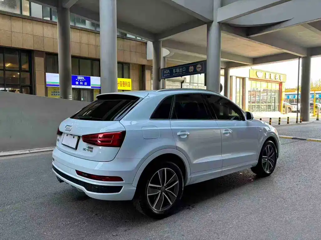 Audi Q3 — фото 5