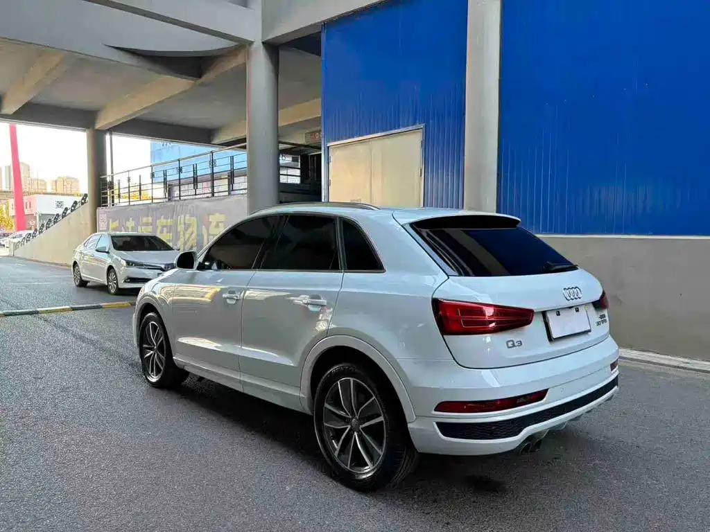 Audi Q3 — фото 6