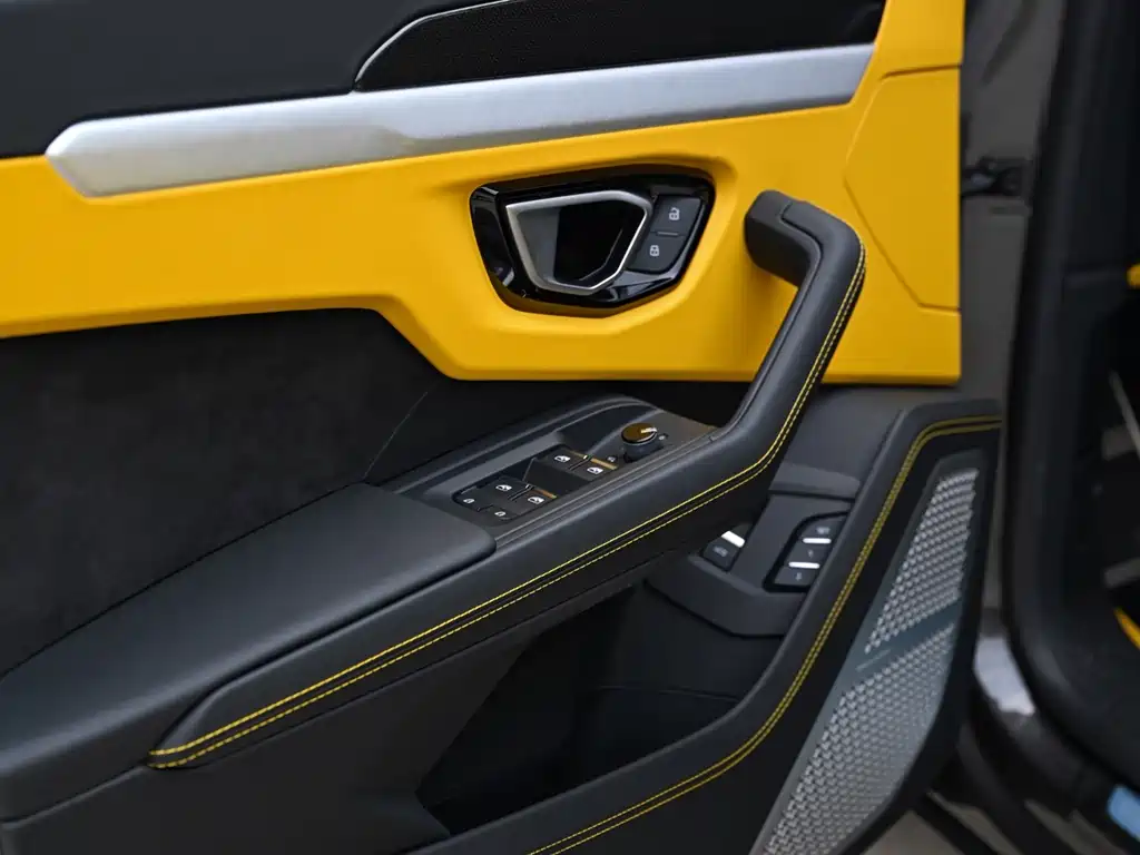 Lamborghini Urus — фото 17
