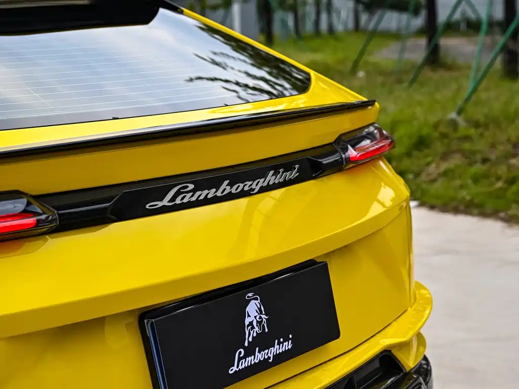 Lamborghini Urus — фото 21