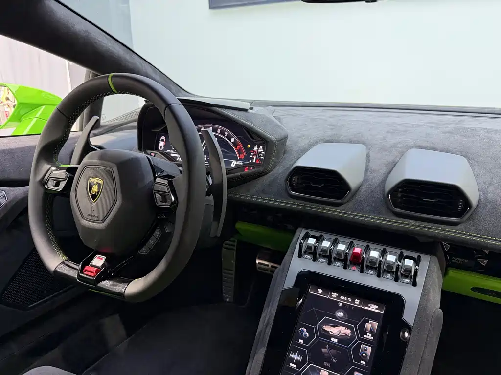Lamborghini Huracán — фото 17