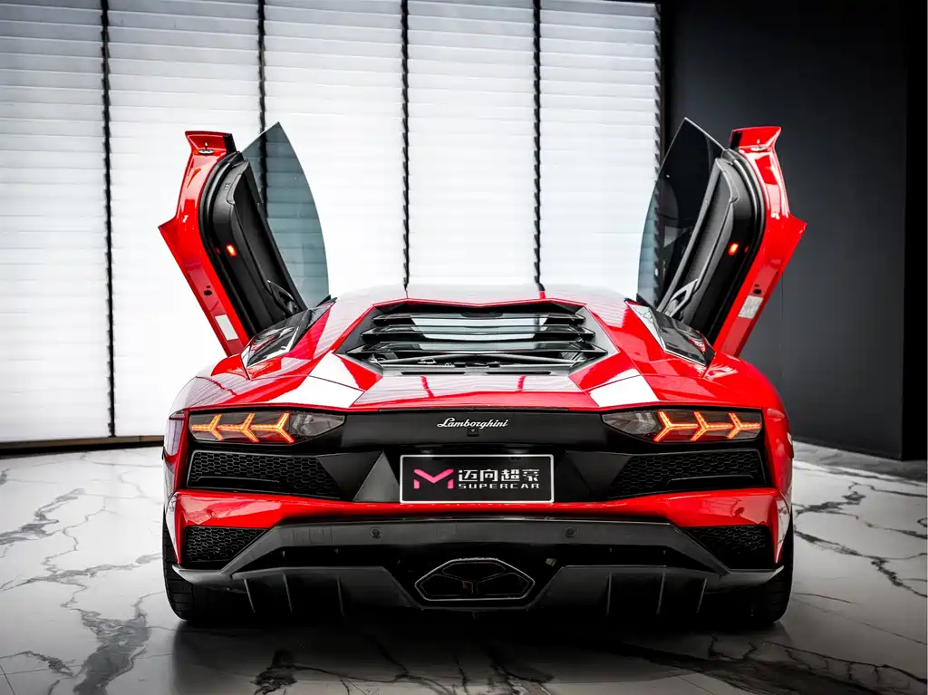 Lamborghini Aventador — фото 4