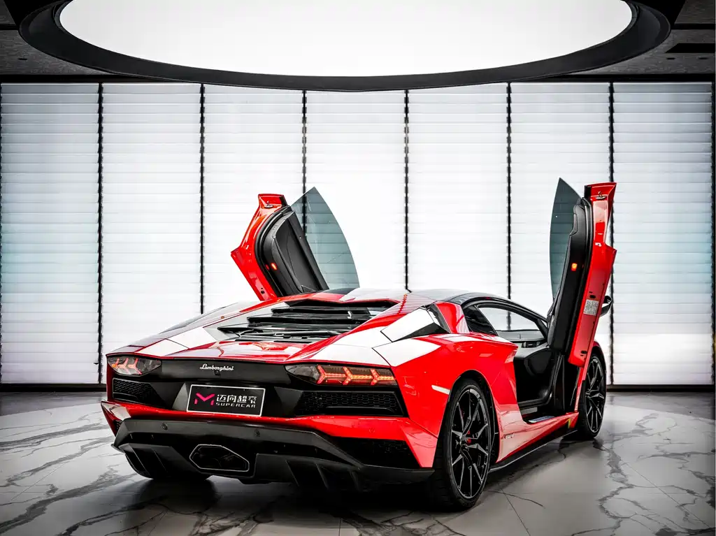 Lamborghini Aventador — фото 5