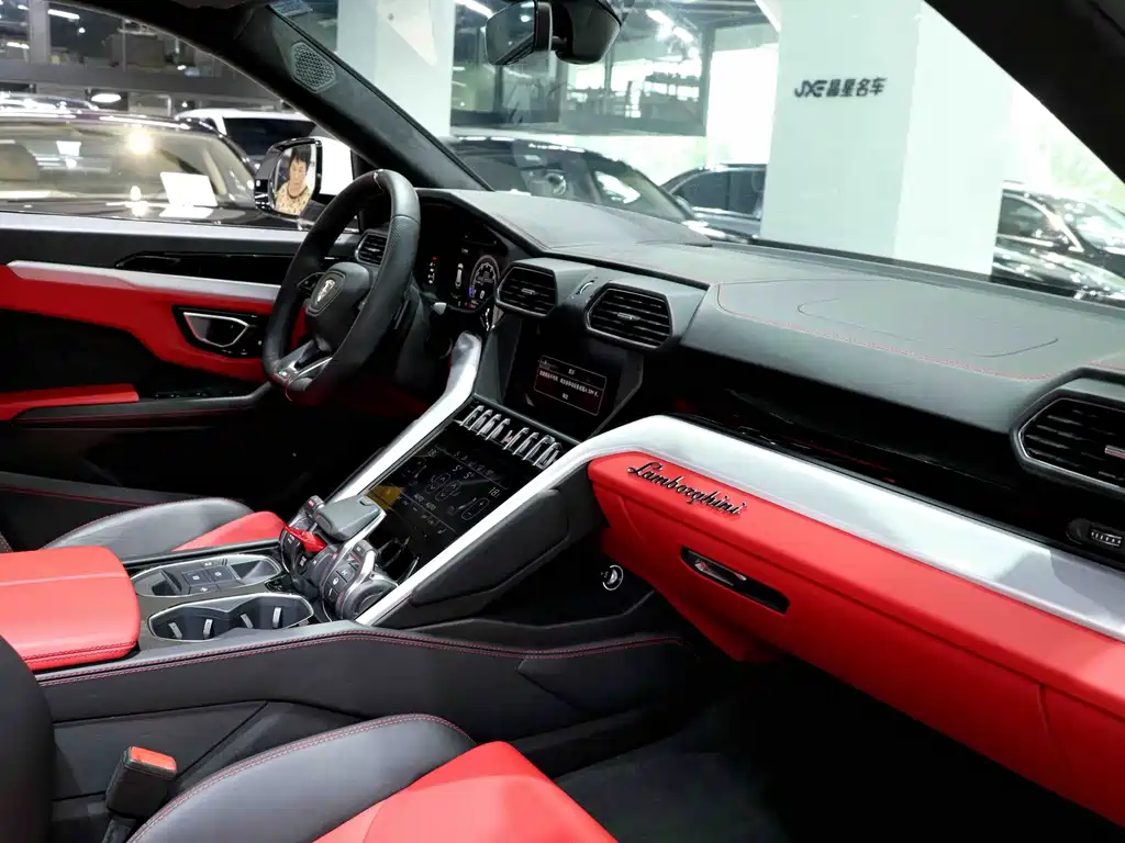 Lamborghini Urus — фото 5