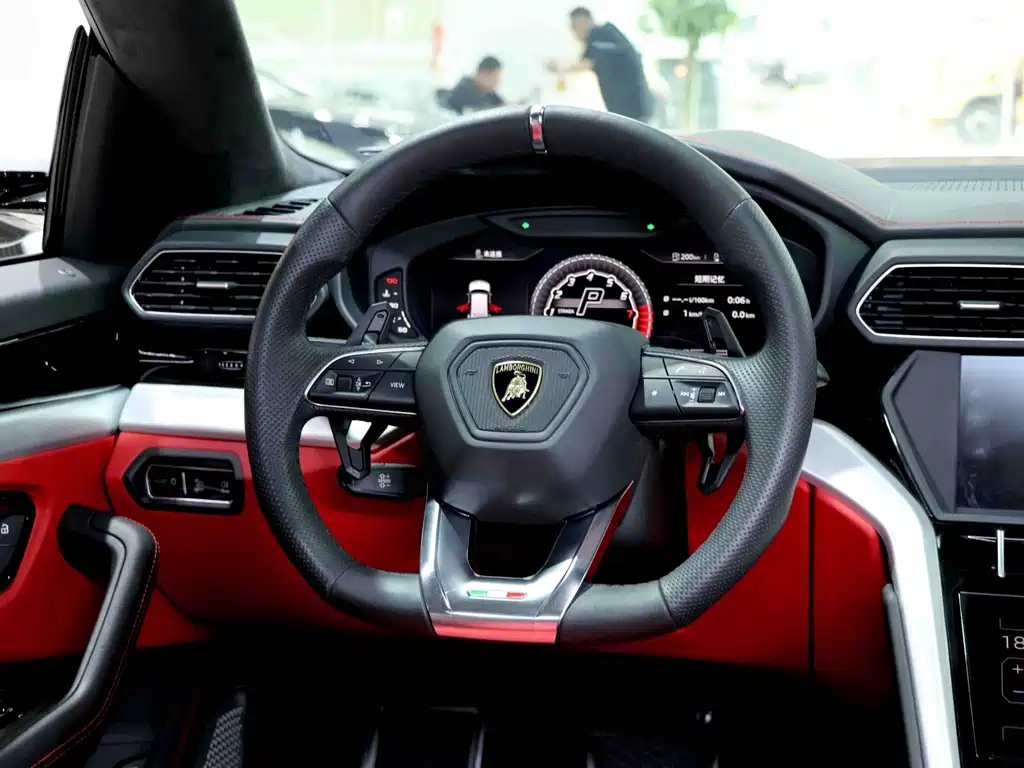 Lamborghini Urus — фото 7