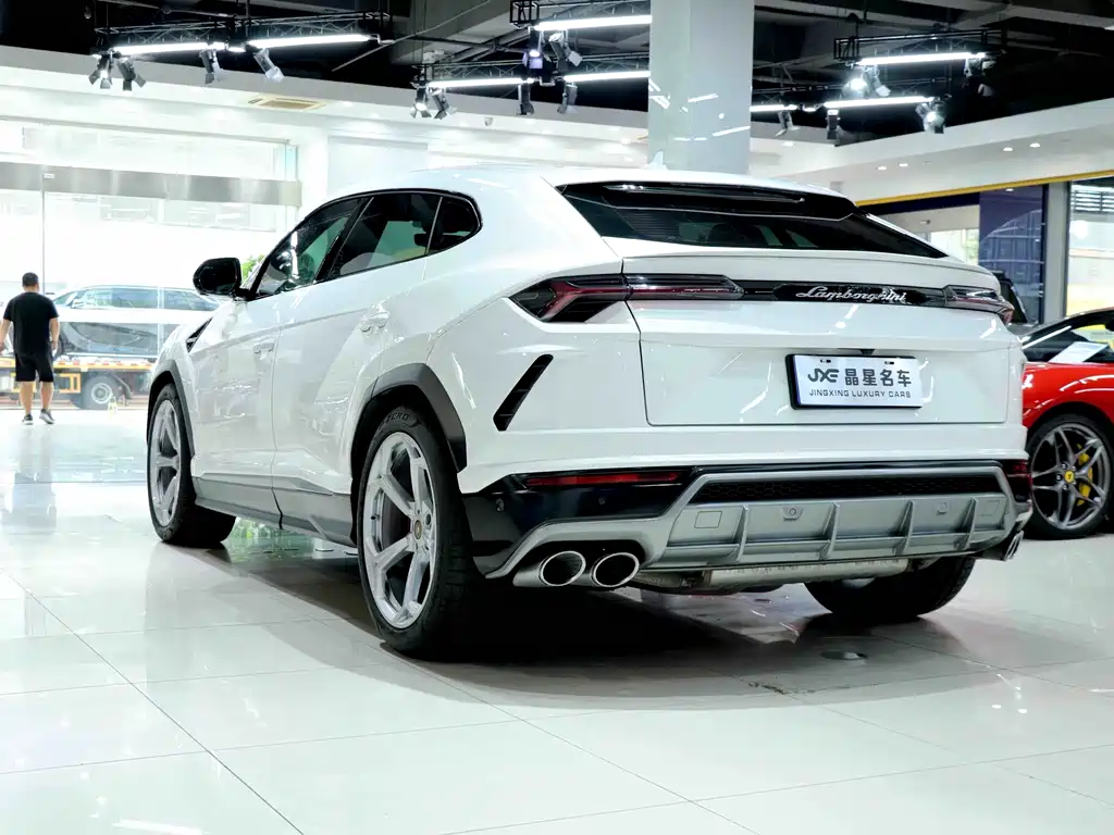 Lamborghini Urus — фото 8