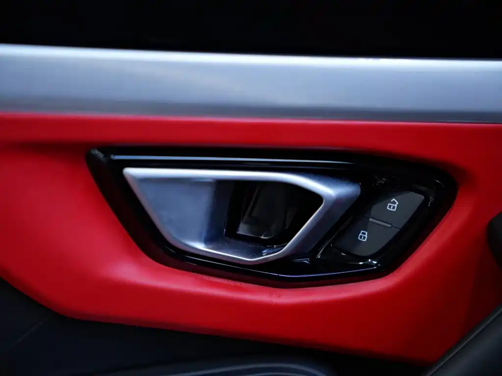 Lamborghini Urus — фото 24