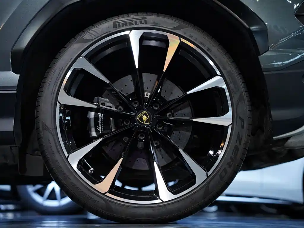 Lamborghini Urus — фото 4