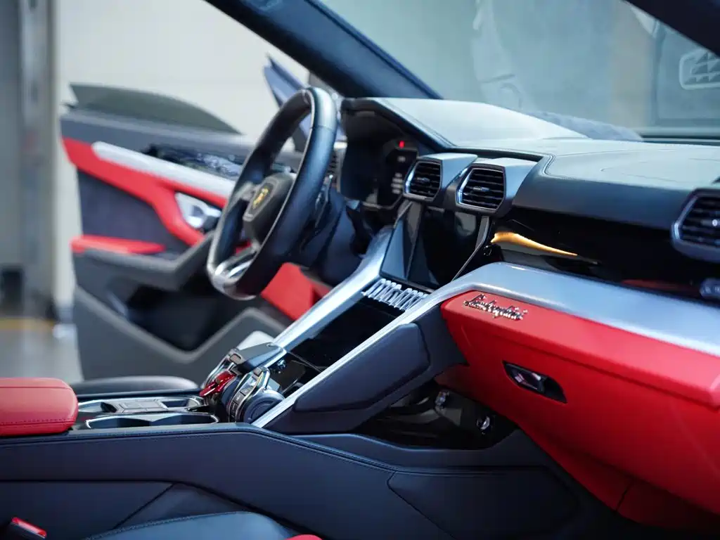 Lamborghini Urus — фото 38