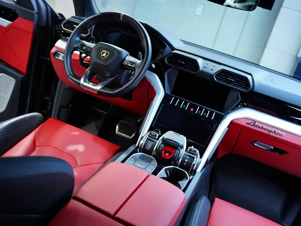 Lamborghini Urus — фото 47