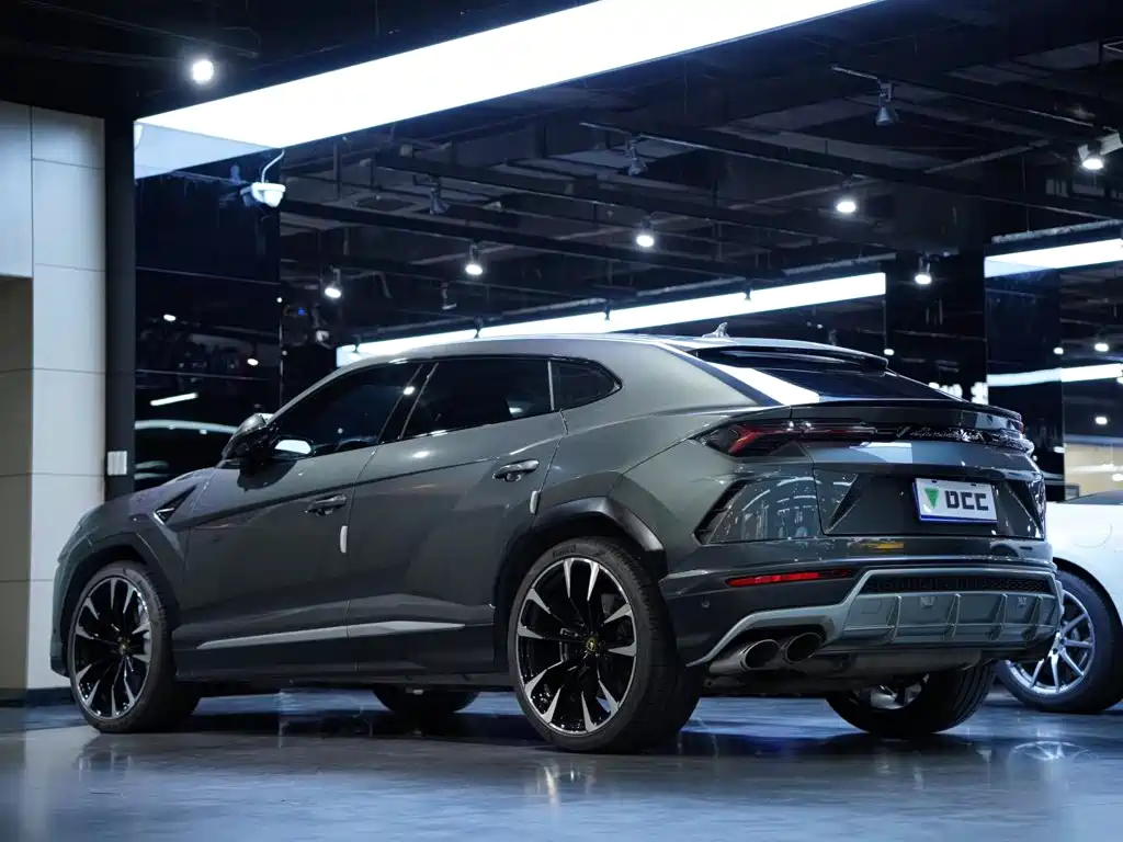 Lamborghini Urus — фото 6