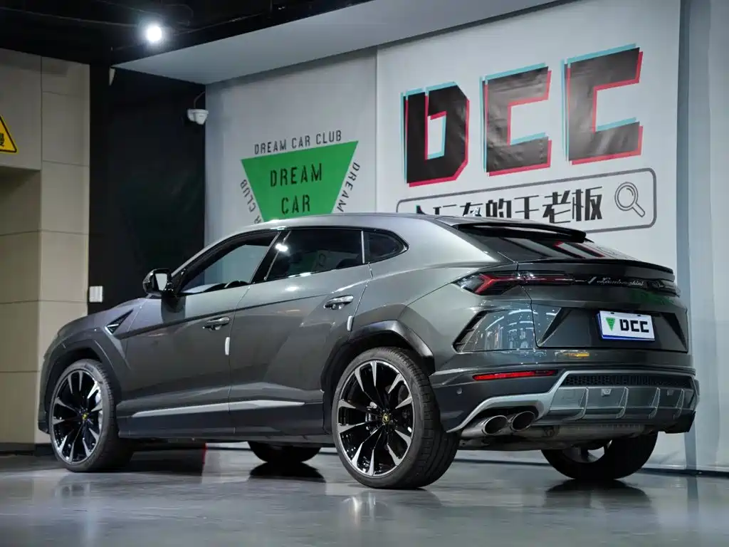 Lamborghini Urus — фото 52