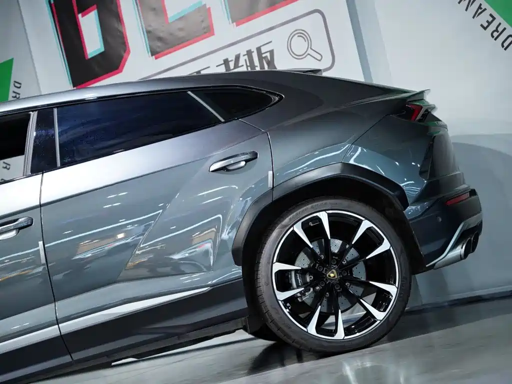 Lamborghini Urus — фото 58