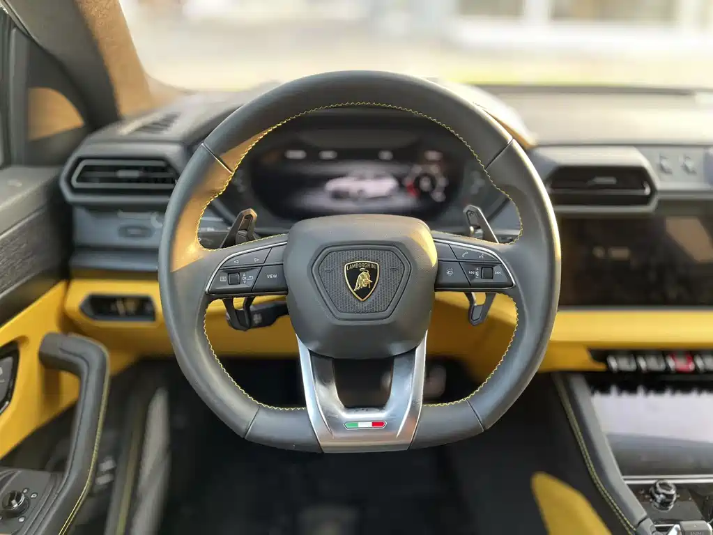 Lamborghini Urus SE — фото 12